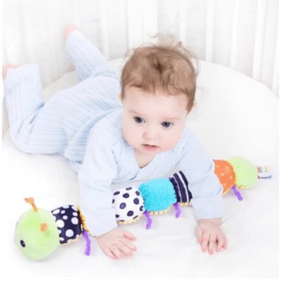 MusicWorm™ | Hochet musical en forme de chenille - Cigogne et bébé