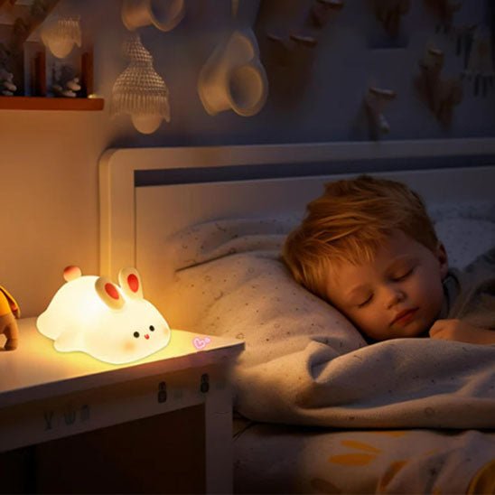 Veilleuse en forme de lapin - Cigogne et bébé
