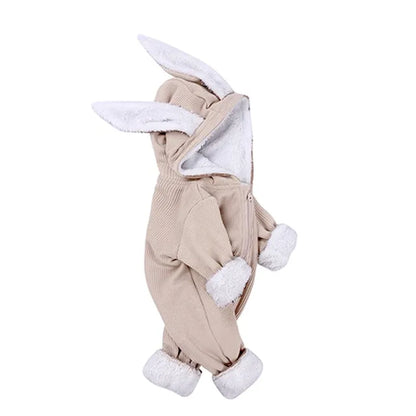 Barboteuse bébé beige chaude en velours avec capuche et oreilles de lapin 3D