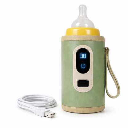 Chauffe biberon portable USB avec écran digital température 38 degrés et câble de recharge sur fond blanc