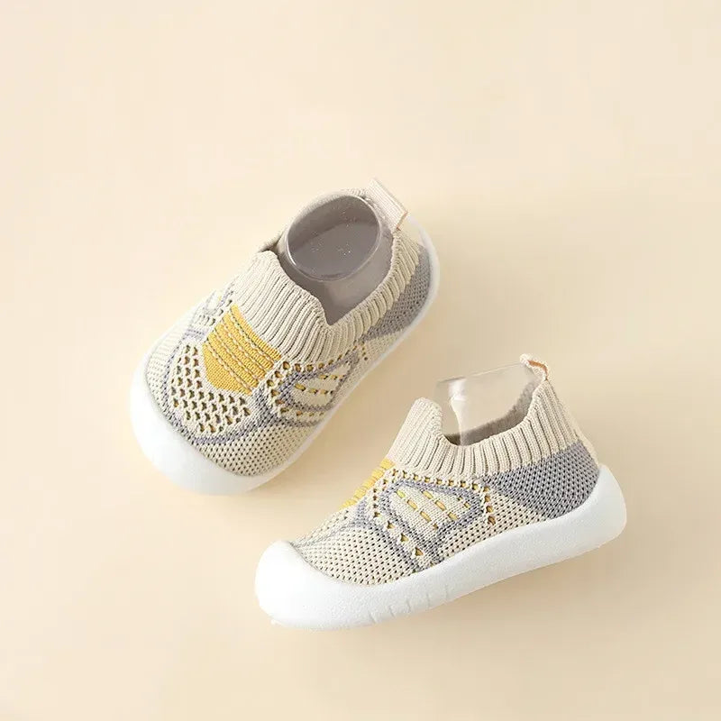 Chaussures bébé beige et jaune, tissu doux et respirant, semelle souple antidérapante pour premiers pas
