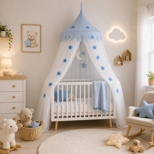 ciel de lit bébé bleu étoiles décoration chambre bébé avec lit bébé ambiance douce scandinave