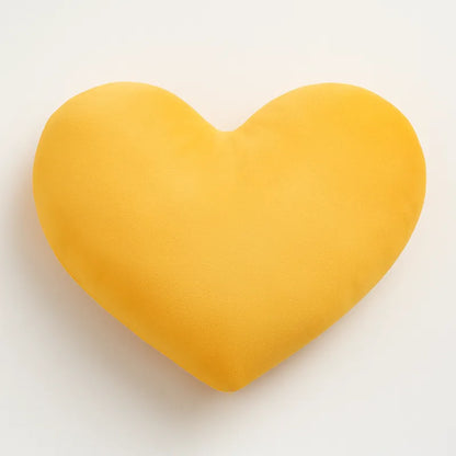 Coussin cœur jaune lumineux et doux pour décoration cosy