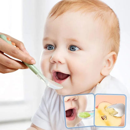 Bébé nourri avec cuillère évolutive en silicone et inox