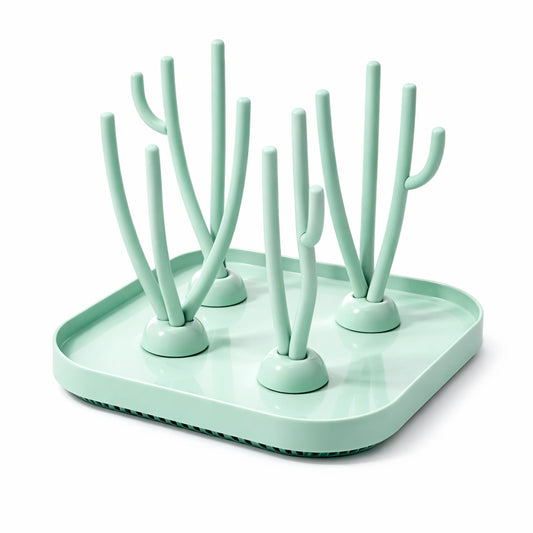 Égouttoir à biberon bébé vert menthe design arbre moderne sur fond blanc pour séchage hygiénique