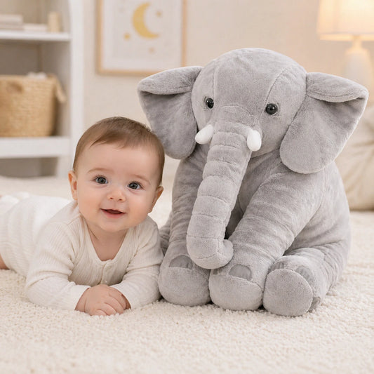 peluche éléphant bébé gris avec bébé allongé sur tapis jouet doux pour enfant décoration chambre bébé