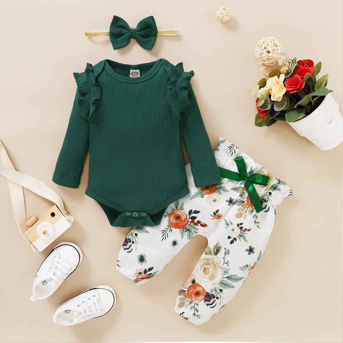 Ensemble pour bébé fille - Cigogne et bébé
