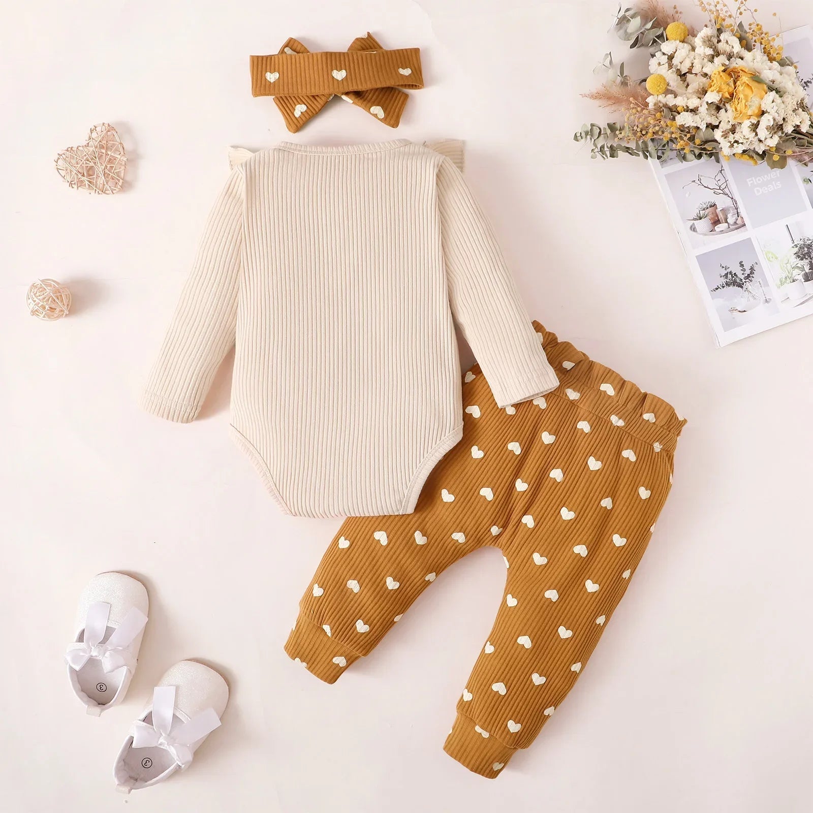 Ensemble pour bébé fille - Cigogne et bébé