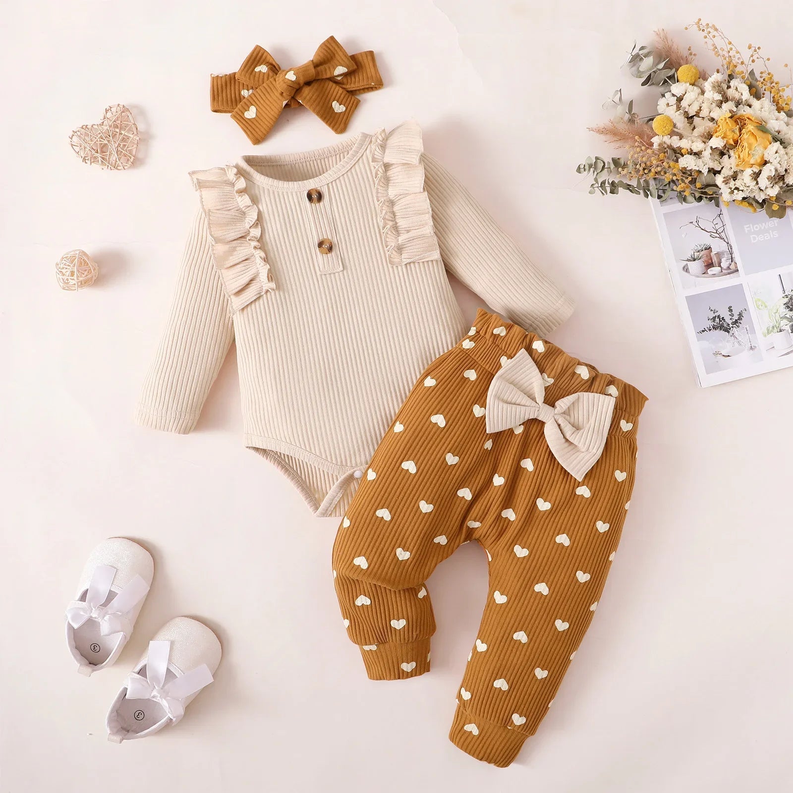 Ensemble pour bébé fille - Cigogne et bébé