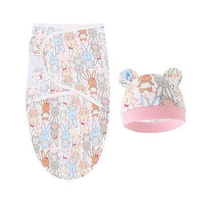 Gigoteuse bébé avec lapins multicolores et bonnet assorti à oreilles