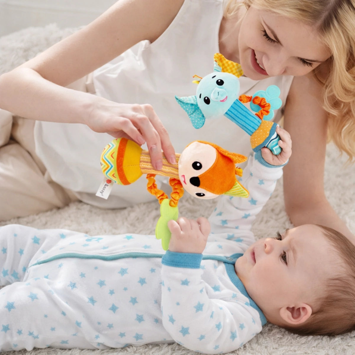 hochet bébé sensoriel interaction maman bébé jouet d’éveil peluche douce stimulation motricité