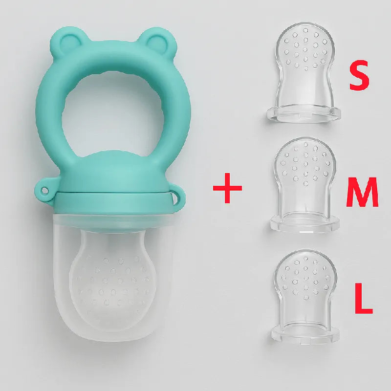 Mangeoire à fruits bébé bleue avec trois embouts silicone pratiques.