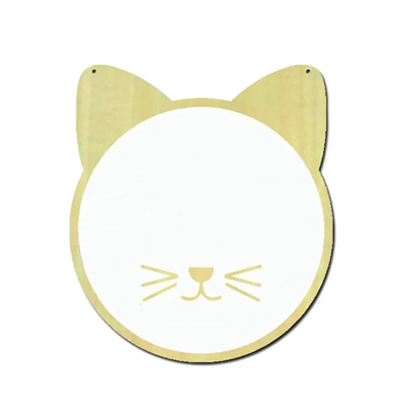 Miroir mural chat en bois clair, accessoire déco adorable pour chambre d’enfant.