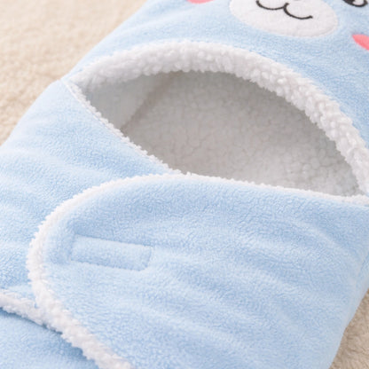 Détail du tissu doux du nid d’ange bébé avec coutures soignées et intérieur moelleux