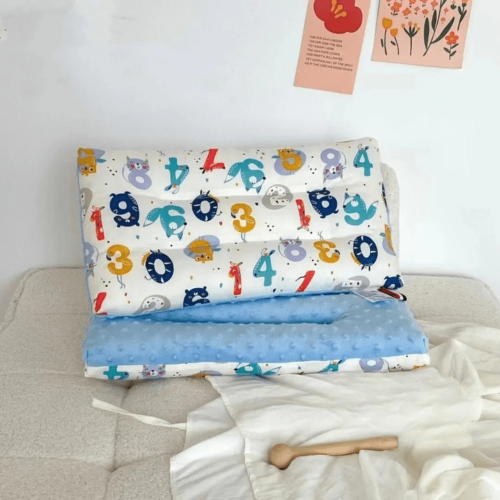 Oreiller pour bébé - Cigogne et bébé