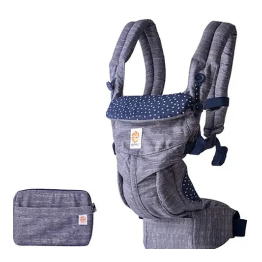 Porte-bébé ergonomique gris avec assise de hanche et bretelles rembourrées centré sur fond blanc