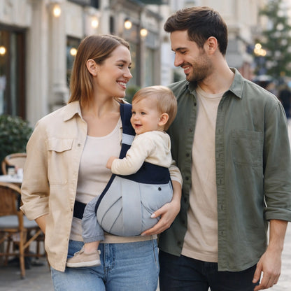 Porte-bébé ergonomique physiologique gris portage ventral sécurisé parent marchant avec bébé