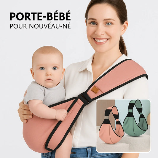 Maman portant son bébé dans un porte-bébé rose ergonomique