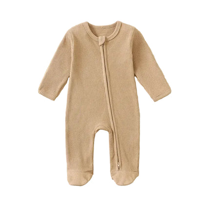 Pyjama beige en coton bio naturel idéal pour le sommeil de bébé