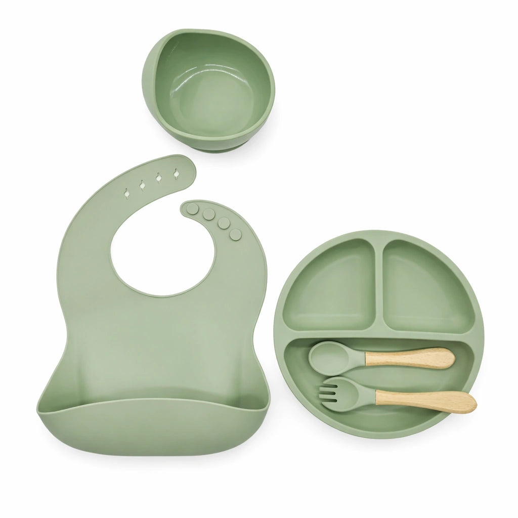 Set repas bébé silicone vert sauge sans BPA avec bavoir, bol, assiette compartimentée et couverts ergonomiques pour alimentation bébé