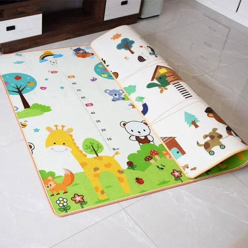 Tapis de jeu bébé girafe et foret